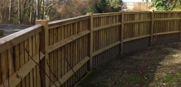 V-Notched UC4 Fence Posts - 125 x 100mm - Image 3