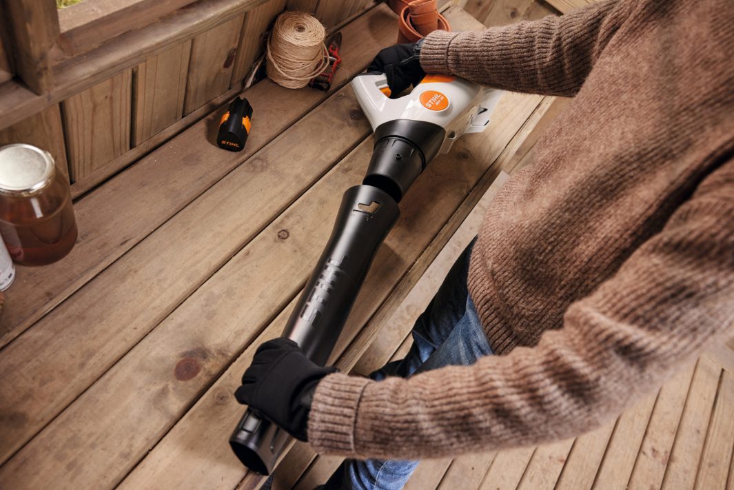 Stihl BGA30 Cordless Blower Set - 2xAS2 + AL1 - Image 2